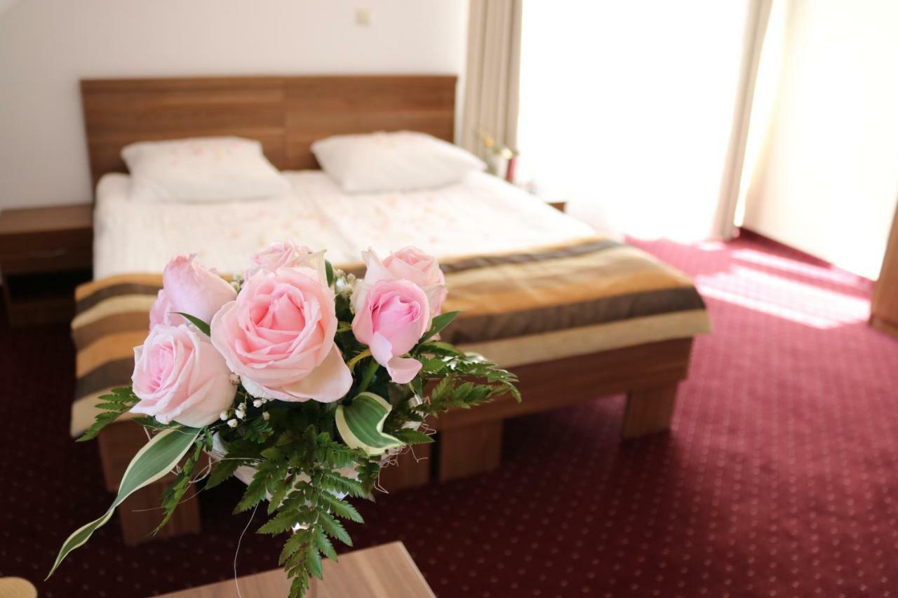 Hotel Dyminy Kielce Dış mekan fotoğraf