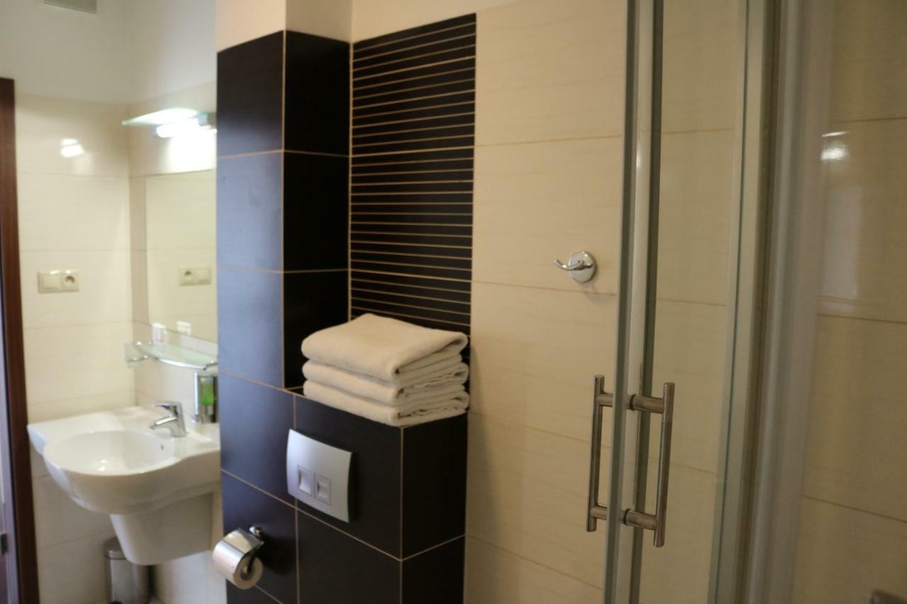 Hotel Dyminy Kielce Dış mekan fotoğraf